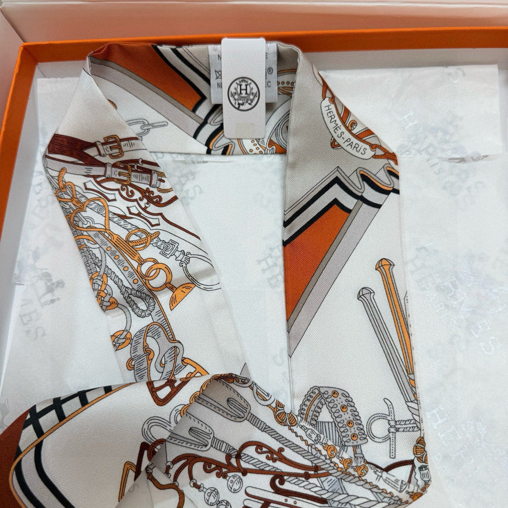HERMES 25S SCARF 90 IN SILK 853144