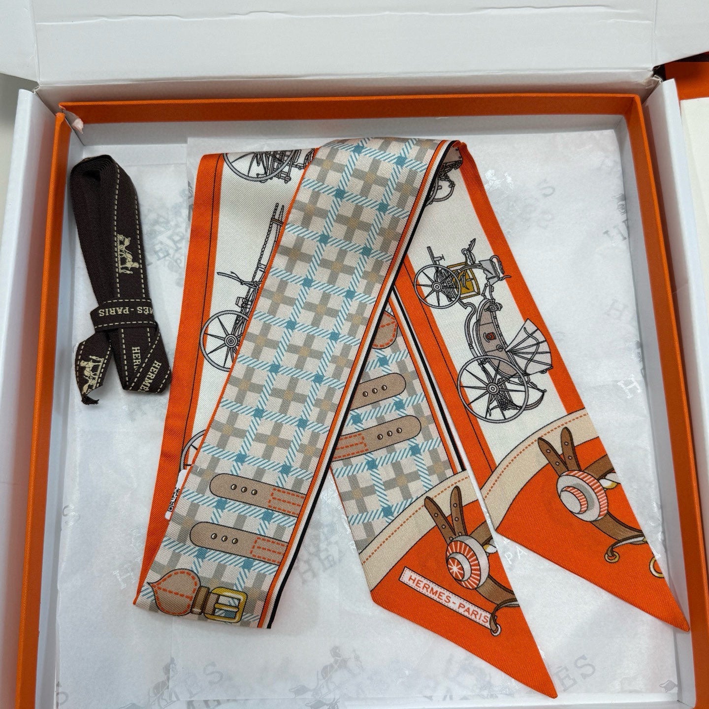 HERMES 25S SCARF 90 IN SILK 854955