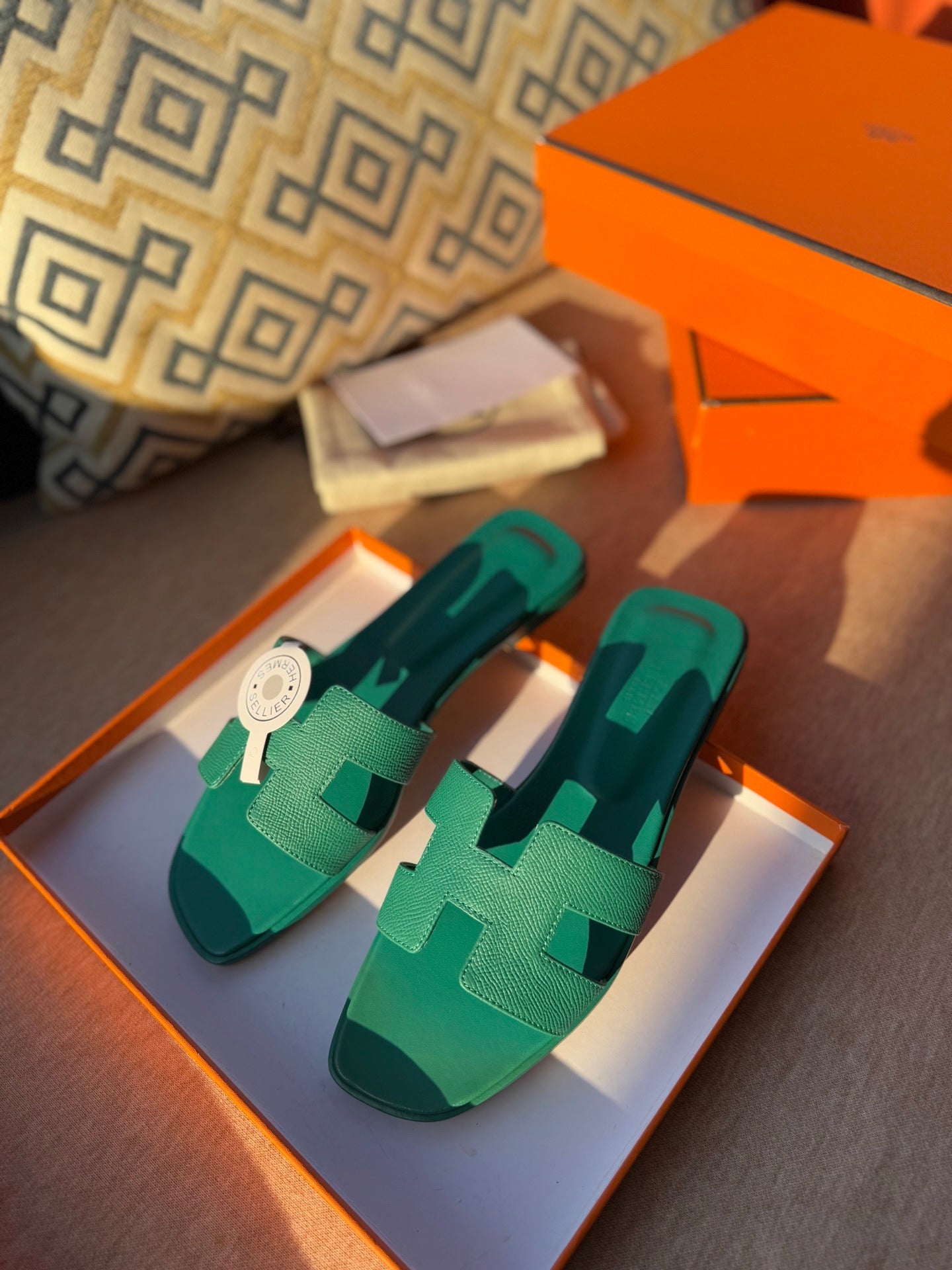 0RAN SANDALS IN PERSIAN GREEN CALFSKIN