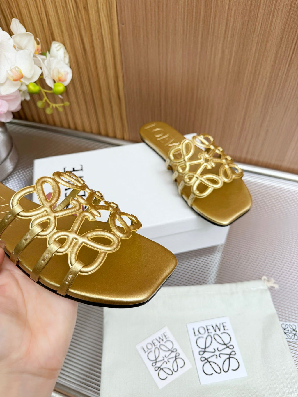 LOEWE 26S PETAL ANAGRAM SLIDE IN GOLD SOFT CALFSKIN