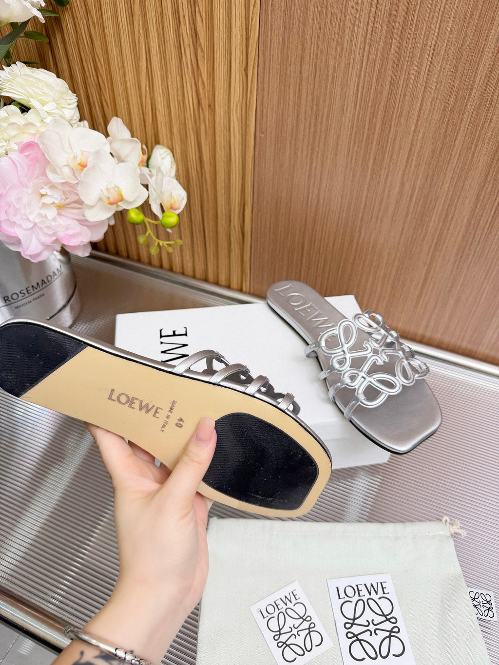 LOEWE 26S PETAL ANAGRAM SLIDE IN SILVER SOFT CALFSKIN