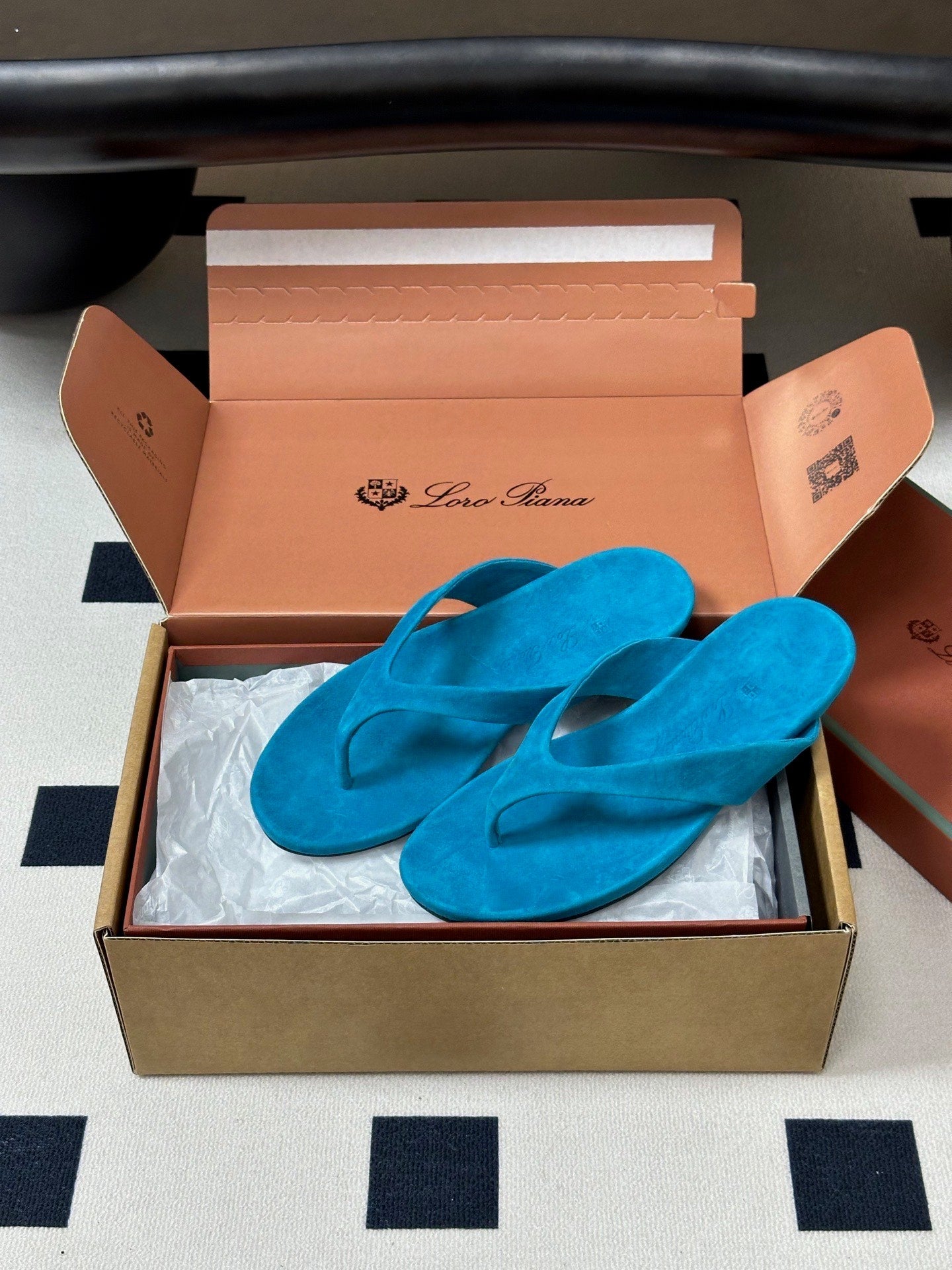 LP 26S THONG SANDALS IN BLUE SUEDE