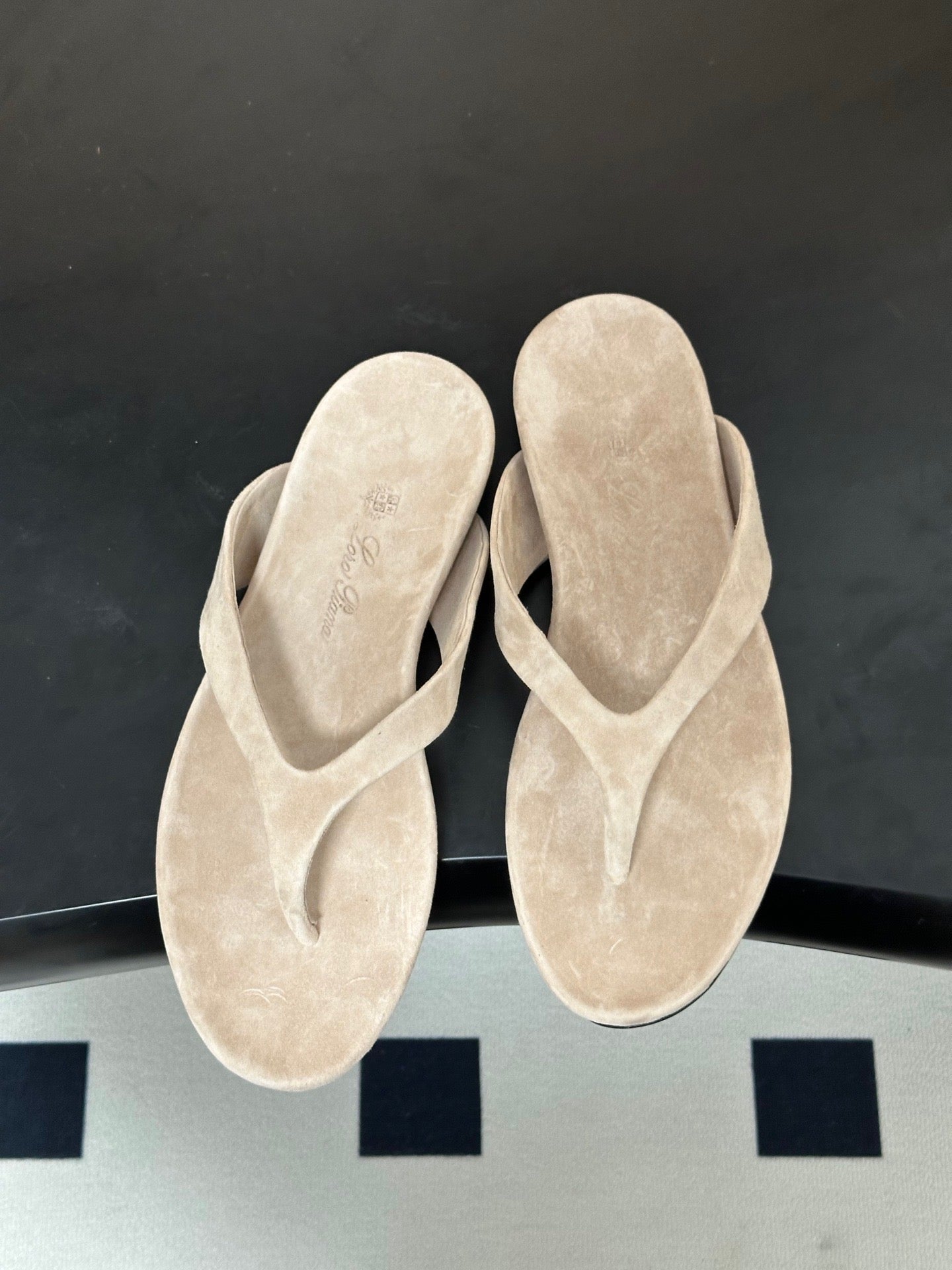 LP 26S THONG SANDALS IN BEIGE SUEDE