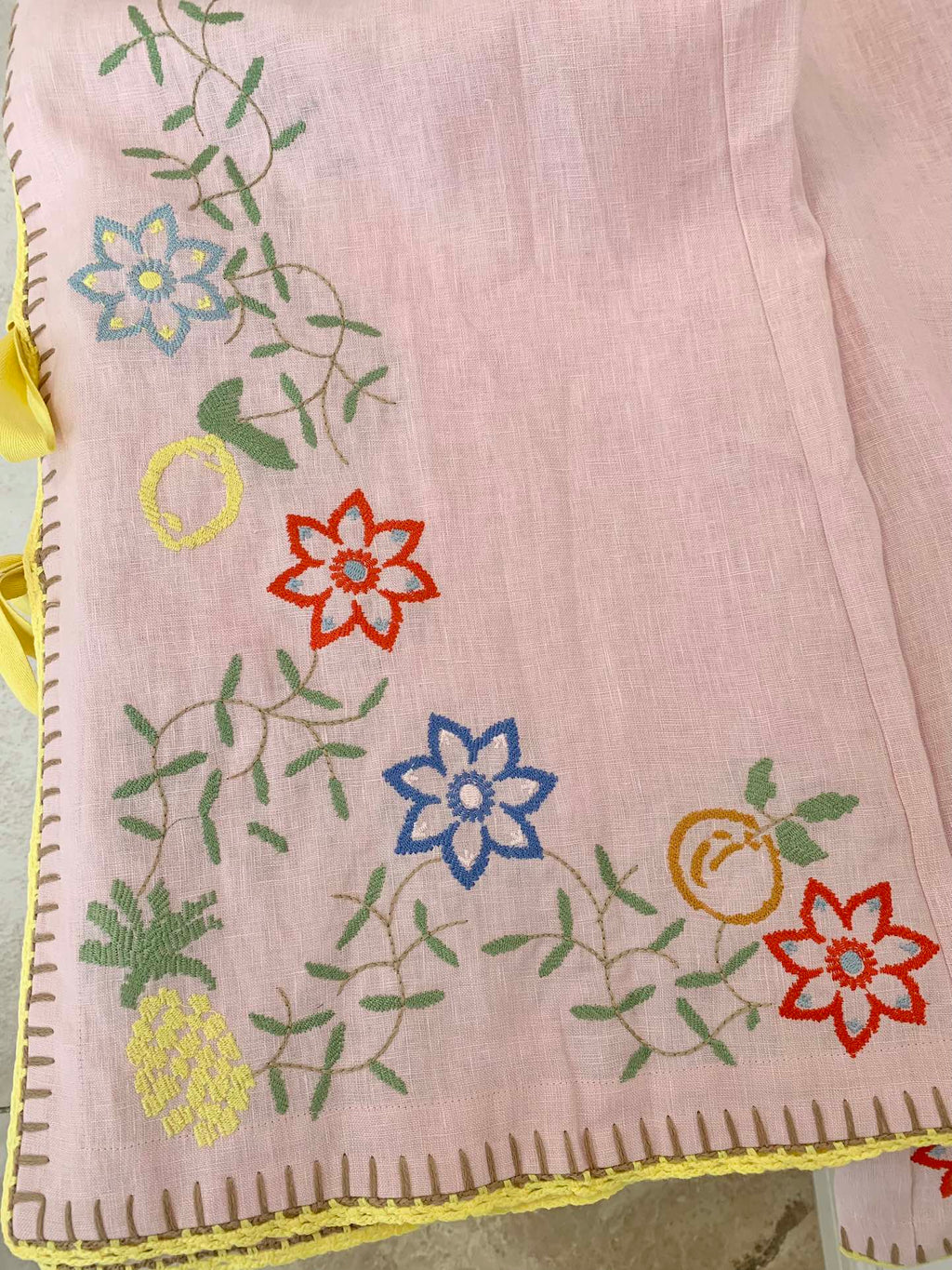 ALEMAIS FLORAL EMBROIDERED SET IN LIGHT PINK 267456