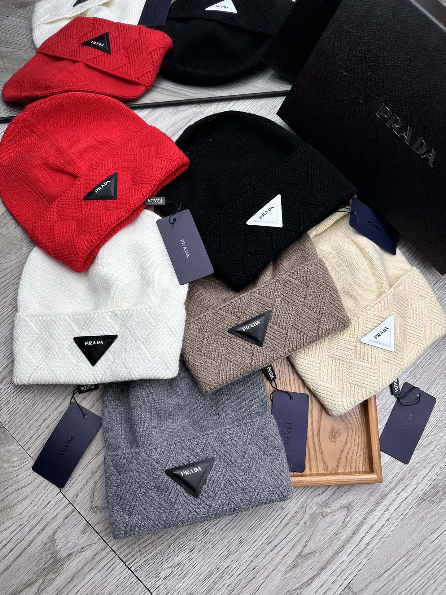 BEANIE HAT IN BLACK WOOL AND RABBIT FUR 436400