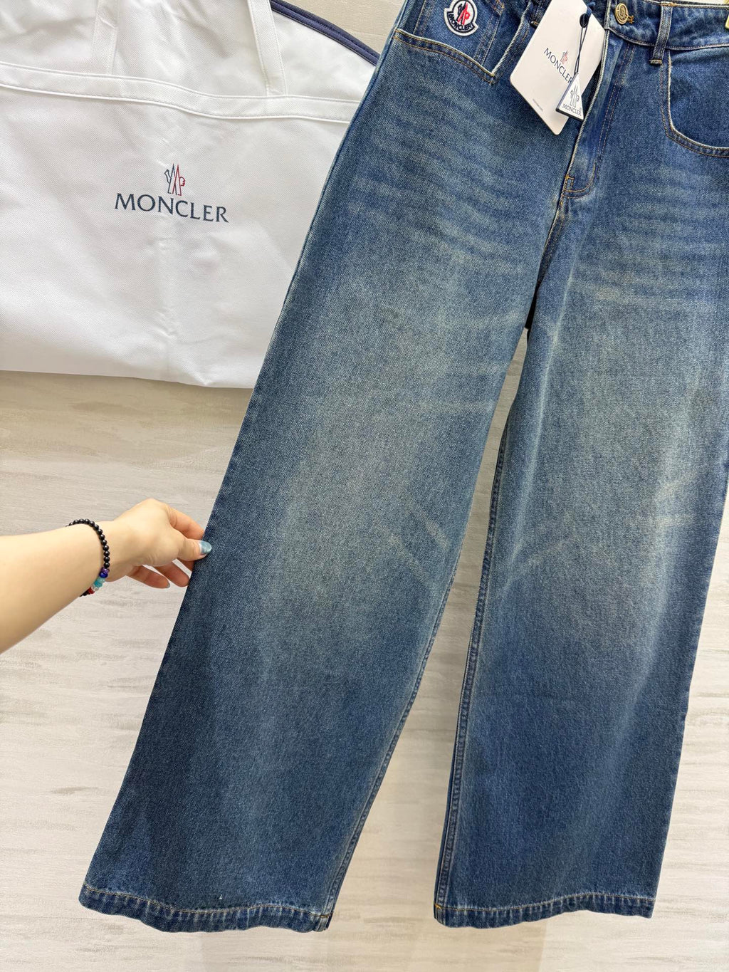 MONCLER 25S STRAIGHT-LEG JEANS 303379