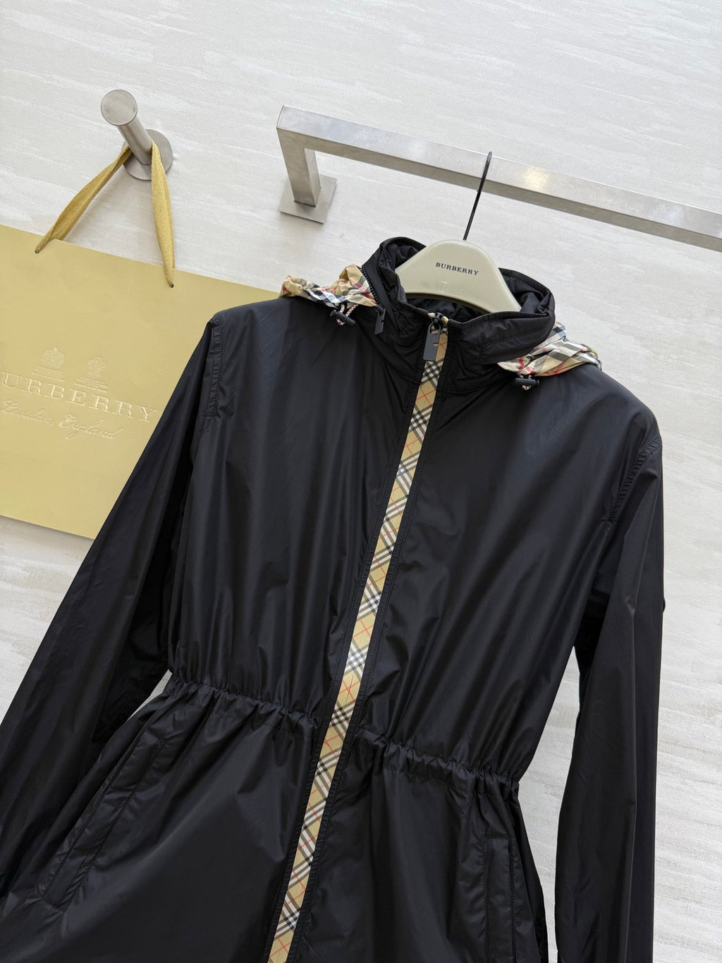 BURBERRY 26S LIGHTWEIGHT JACKET 409