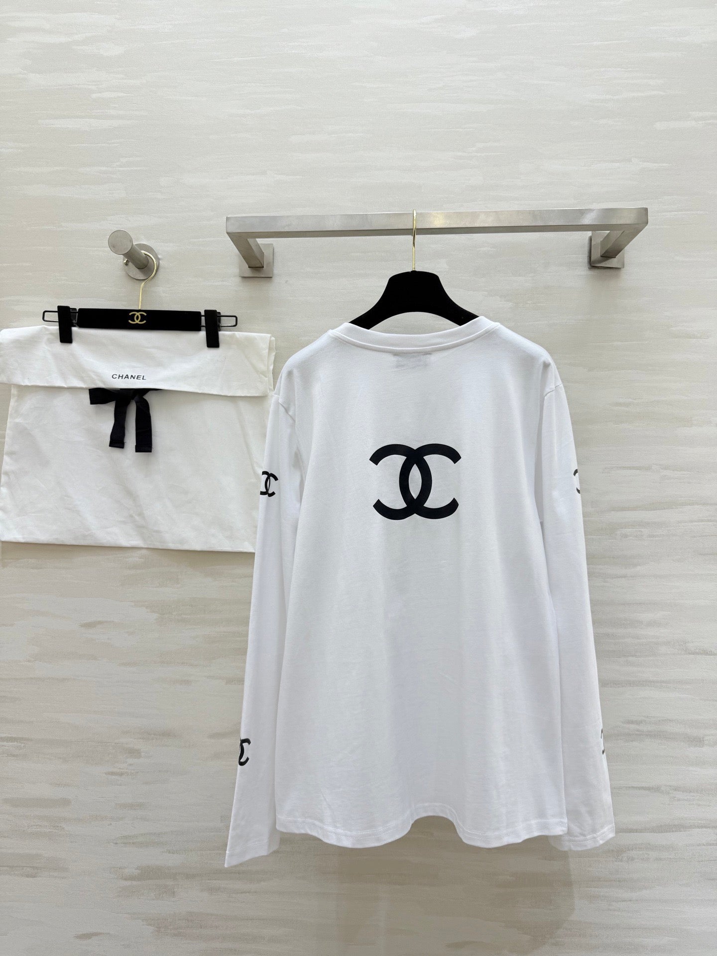 CHANEL 26S LONG-SLEEVE T-SHIRT 976
