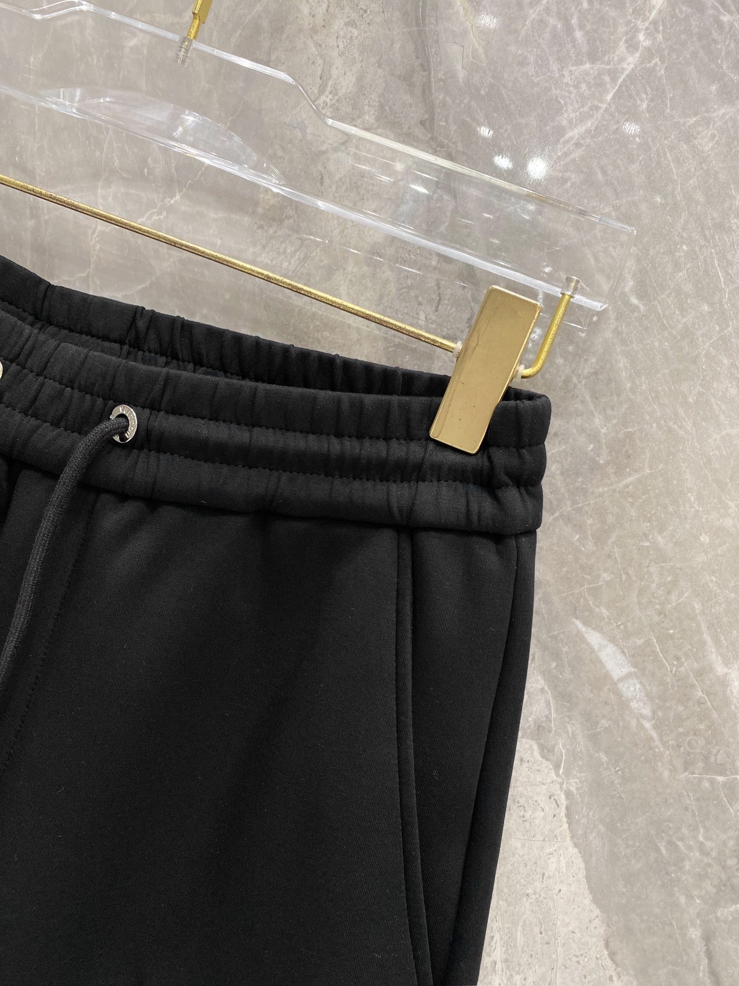 LV BLACK TROUSERS 239479