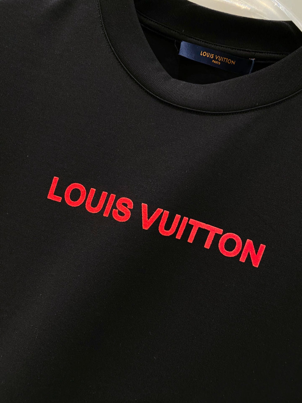 LV T-SHIRT IN BLACK COTTON RED LOGO 238833