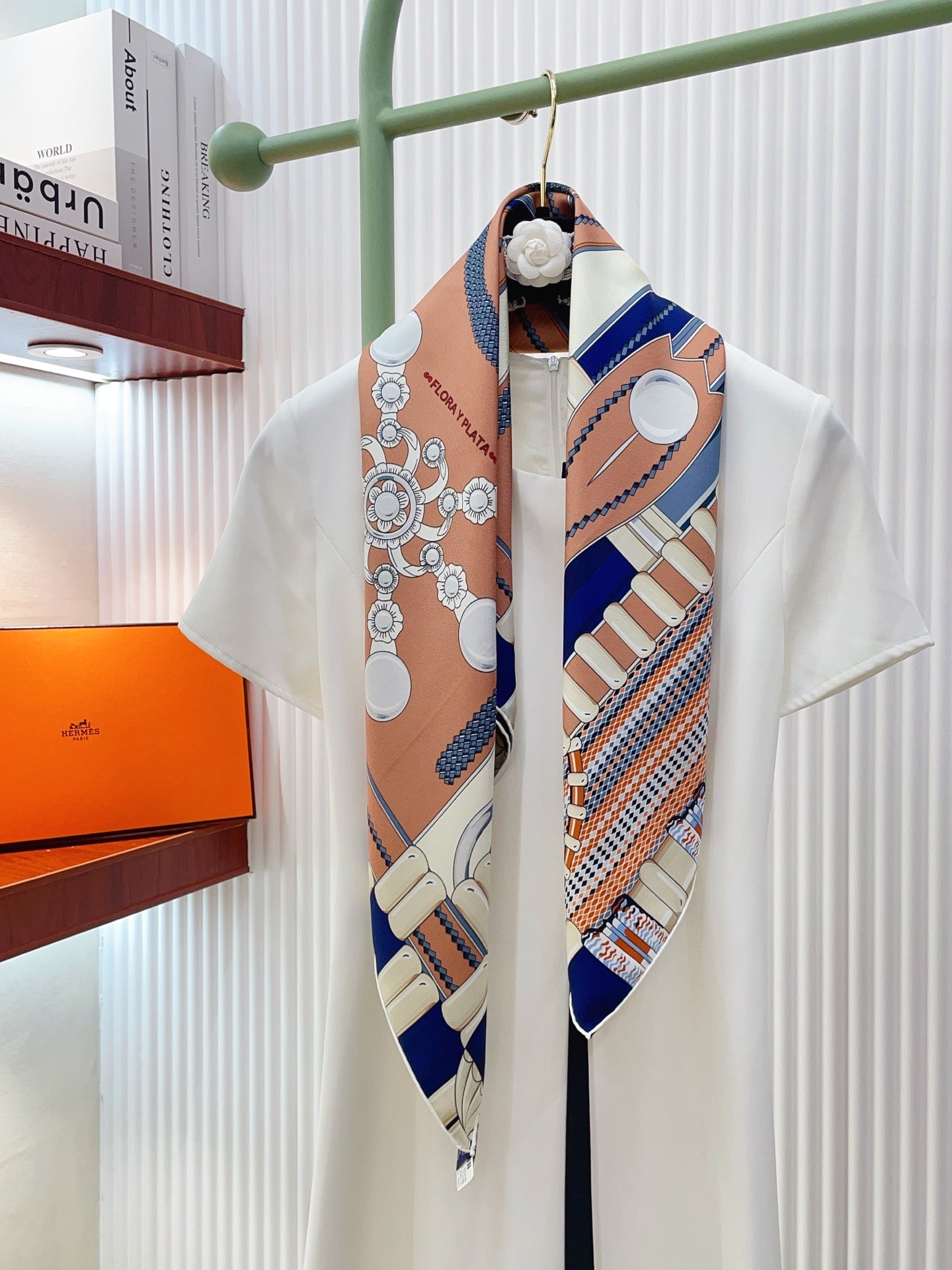 HERMES SCARF 90 IN SILK 147353