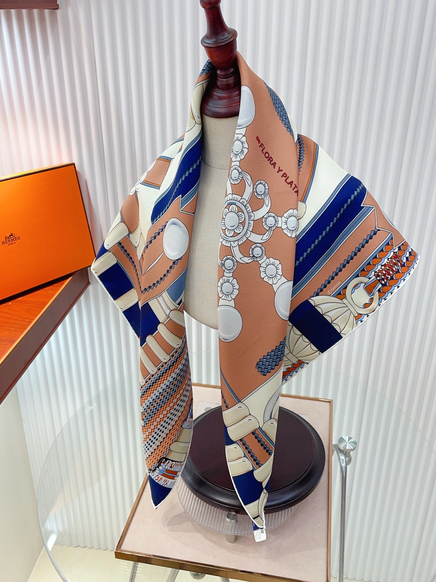 HERMES SCARF 90 IN SILK 147353