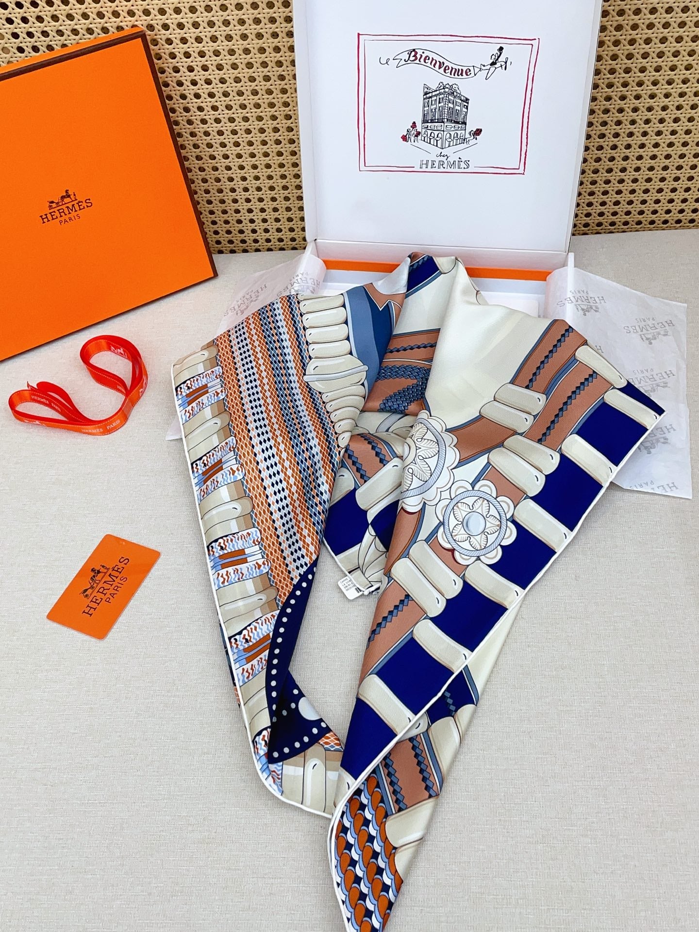 HERMES SCARF 90 IN SILK 147353