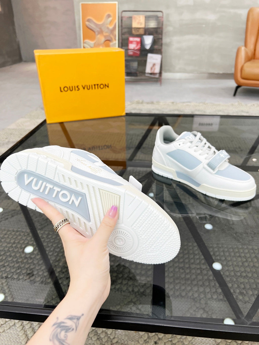 LV TRAINER SNEAKER WHITE CALFSKIN MIX LIGHT BLUE SUEDE