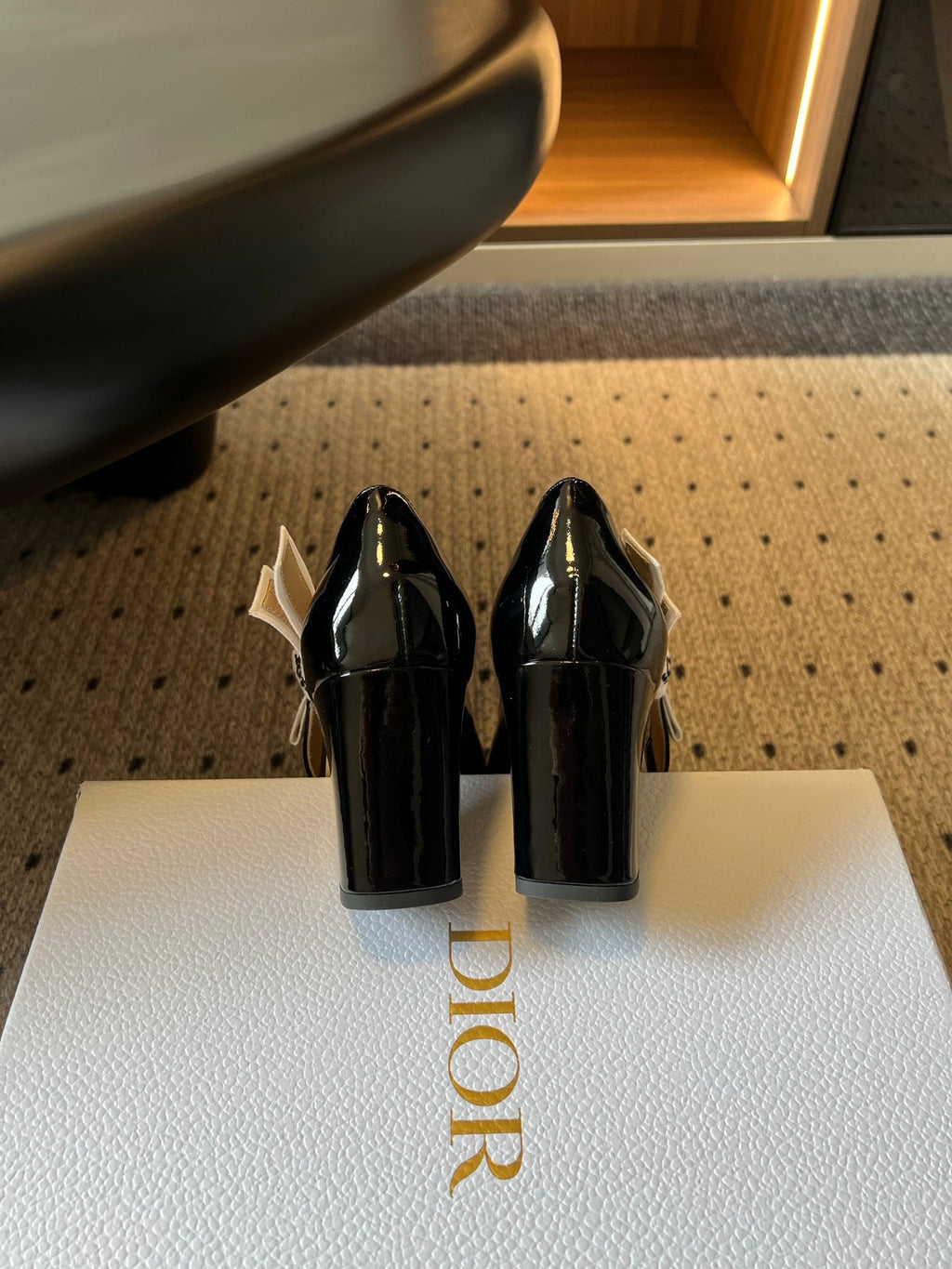 DIOR 26S HIGH HEELS 80 MM IN BLACK PATENT CALFSKIN WITH RIBBON BOW