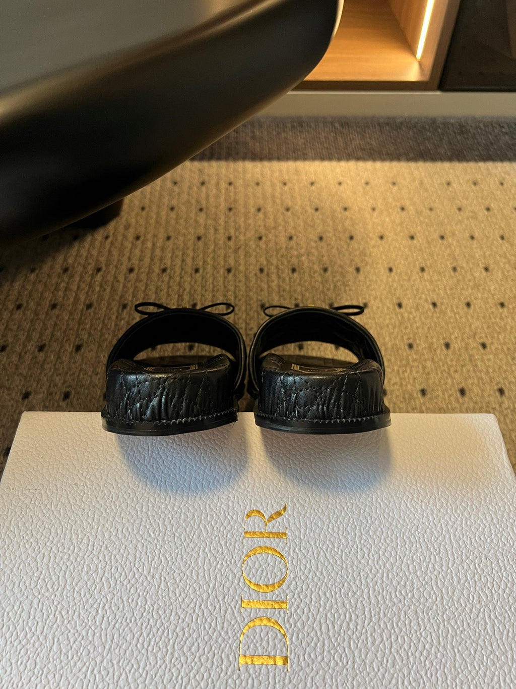 DIOR 26S SLIDES IN BLACK CALFSKIN WITH BOW