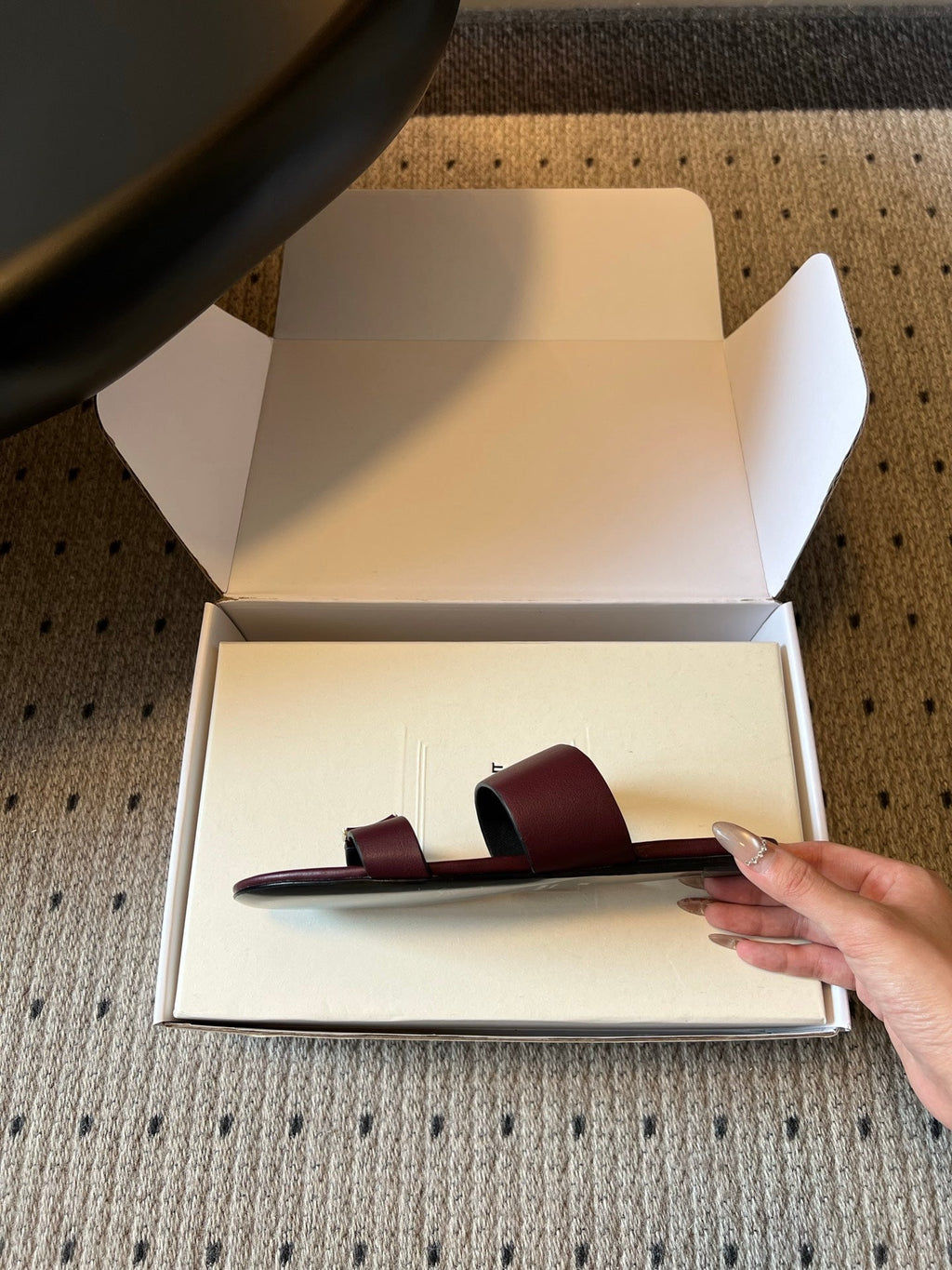 YSL 26S TWO-STRAP SANDALS IN DARK RED LAMBSKIN