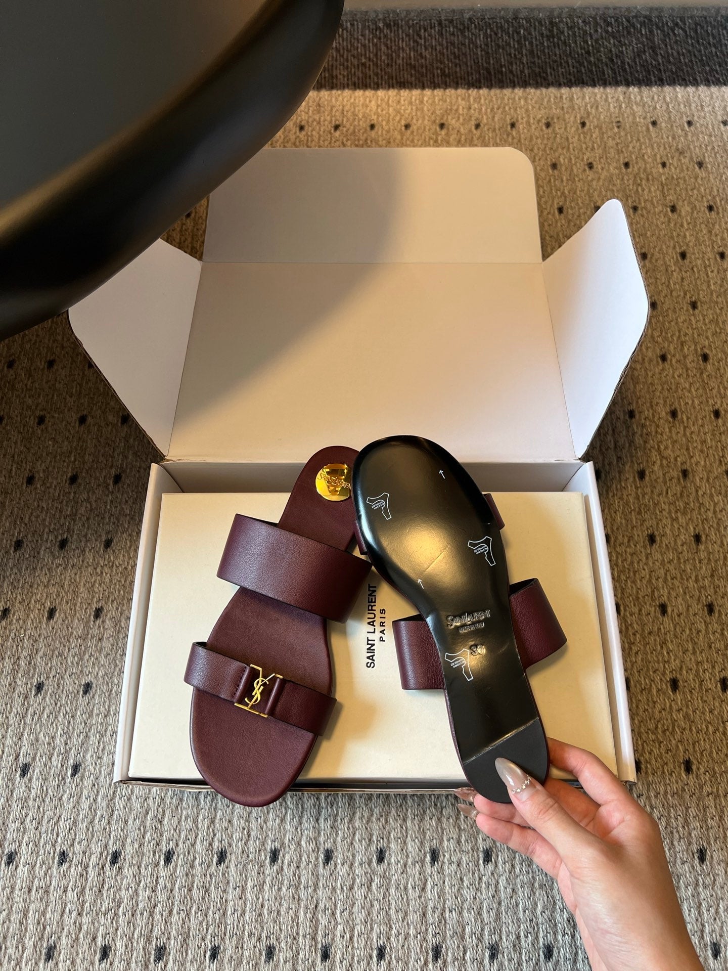YSL 26S TWO-STRAP SANDALS IN DARK RED LAMBSKIN