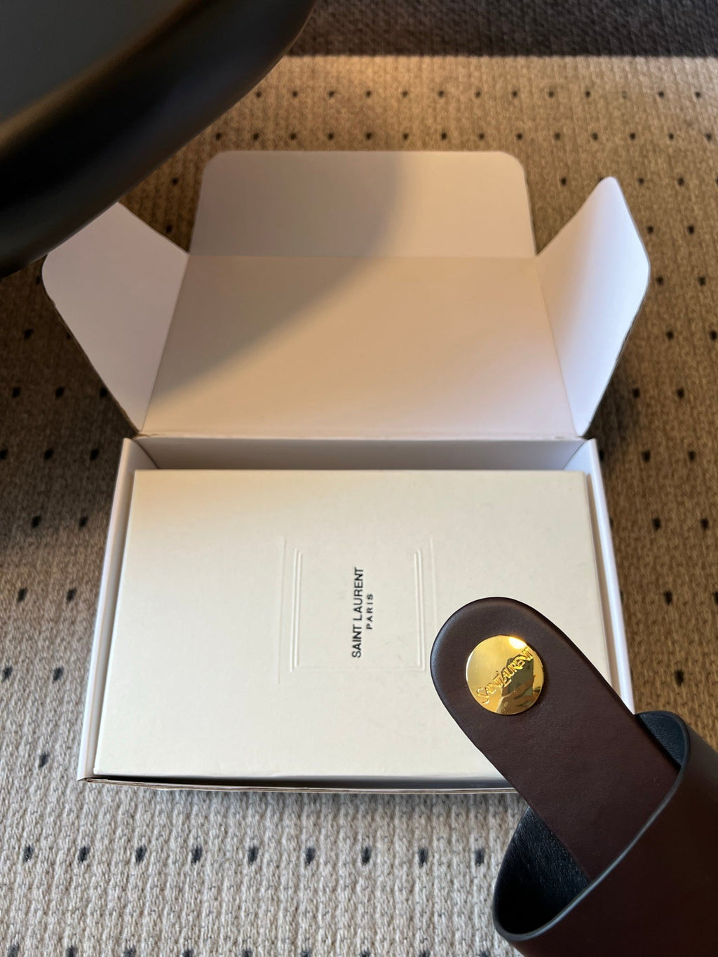 YSL 26S TWO-STRAP SANDALS IN DARK BROWN LAMBSKIN