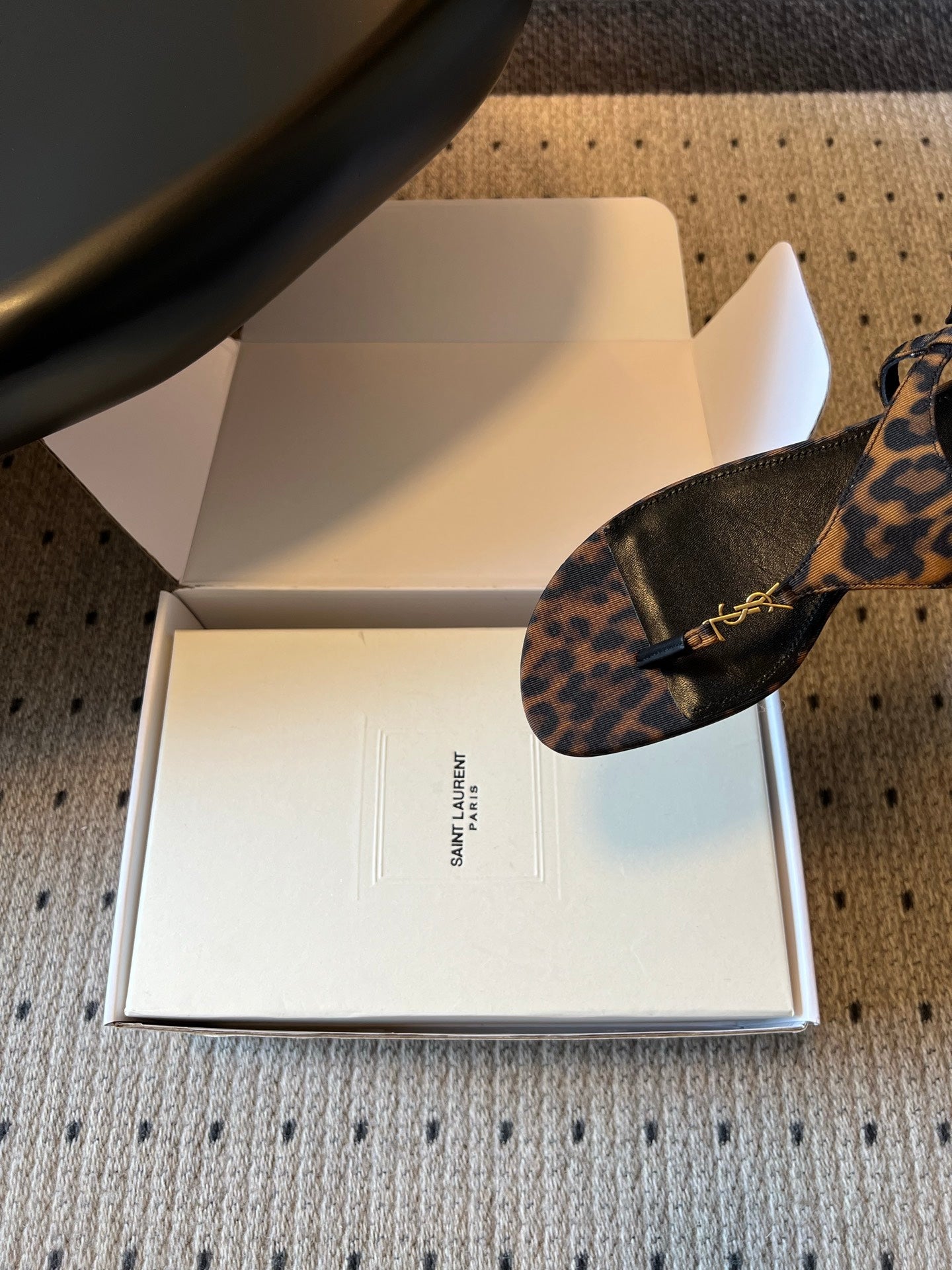 YSL 26S WIDE-STRAP THONG SANDALS IN LEOPARD PRINT FABRIC