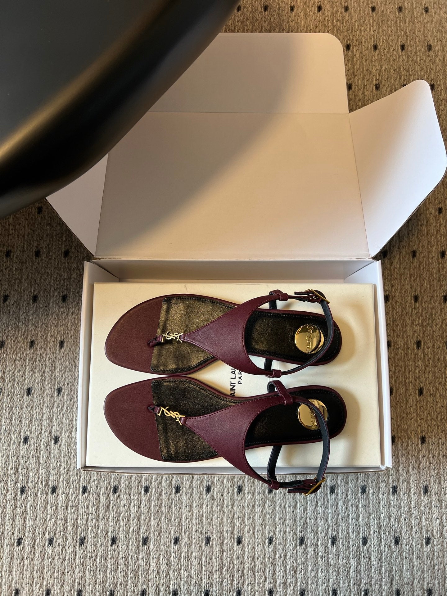 YSL 26S WIDE-STRAP THONG SANDALS IN DARK RED CALFSKIN