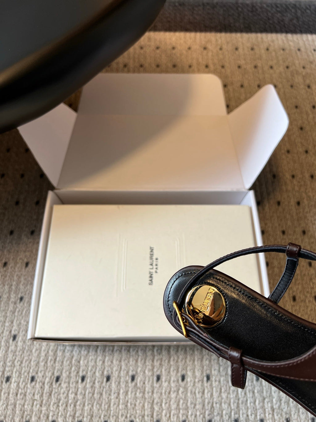 YSL 26S WIDE-STRAP THONG SANDALS IN CHOCOLATE BROWN CALFSKIN
