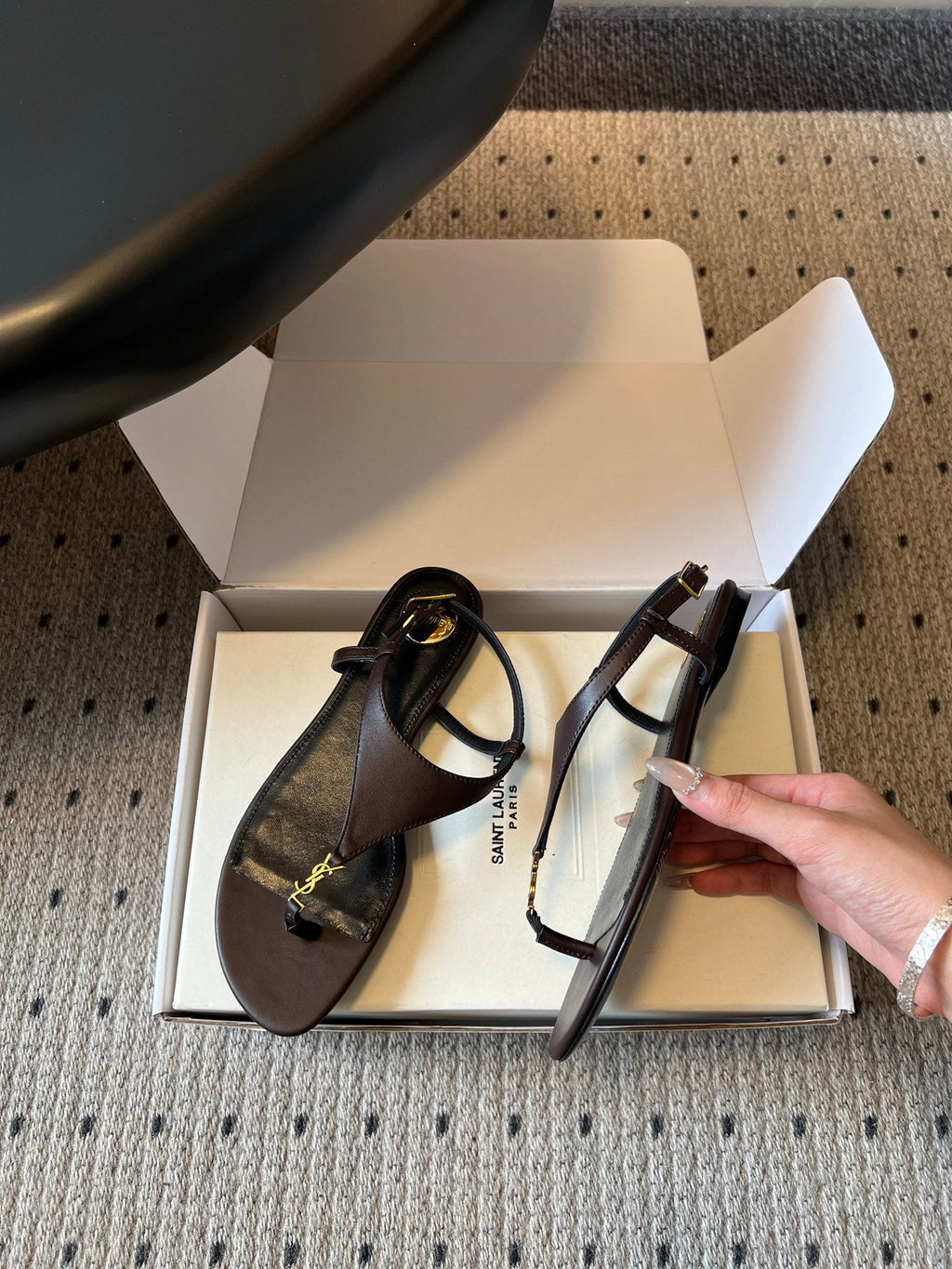 YSL 26S WIDE-STRAP THONG SANDALS IN CHOCOLATE BROWN CALFSKIN