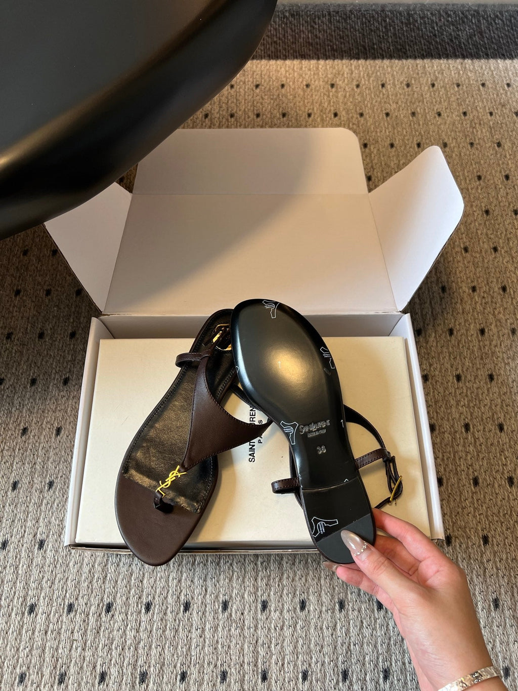 YSL 26S WIDE-STRAP THONG SANDALS IN CHOCOLATE BROWN CALFSKIN