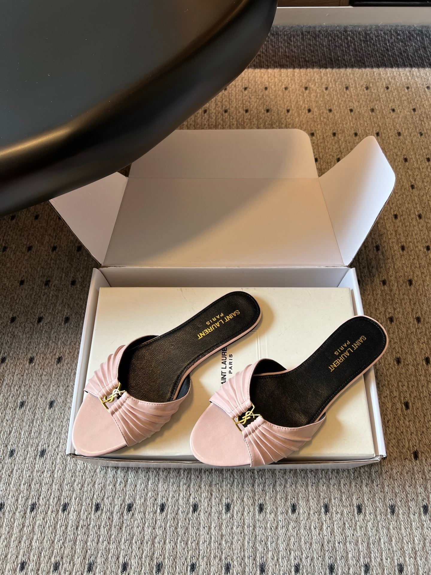 YSL 26S BABYLONE FLAT MULES IN LIGHT PINK LAMBSKIN