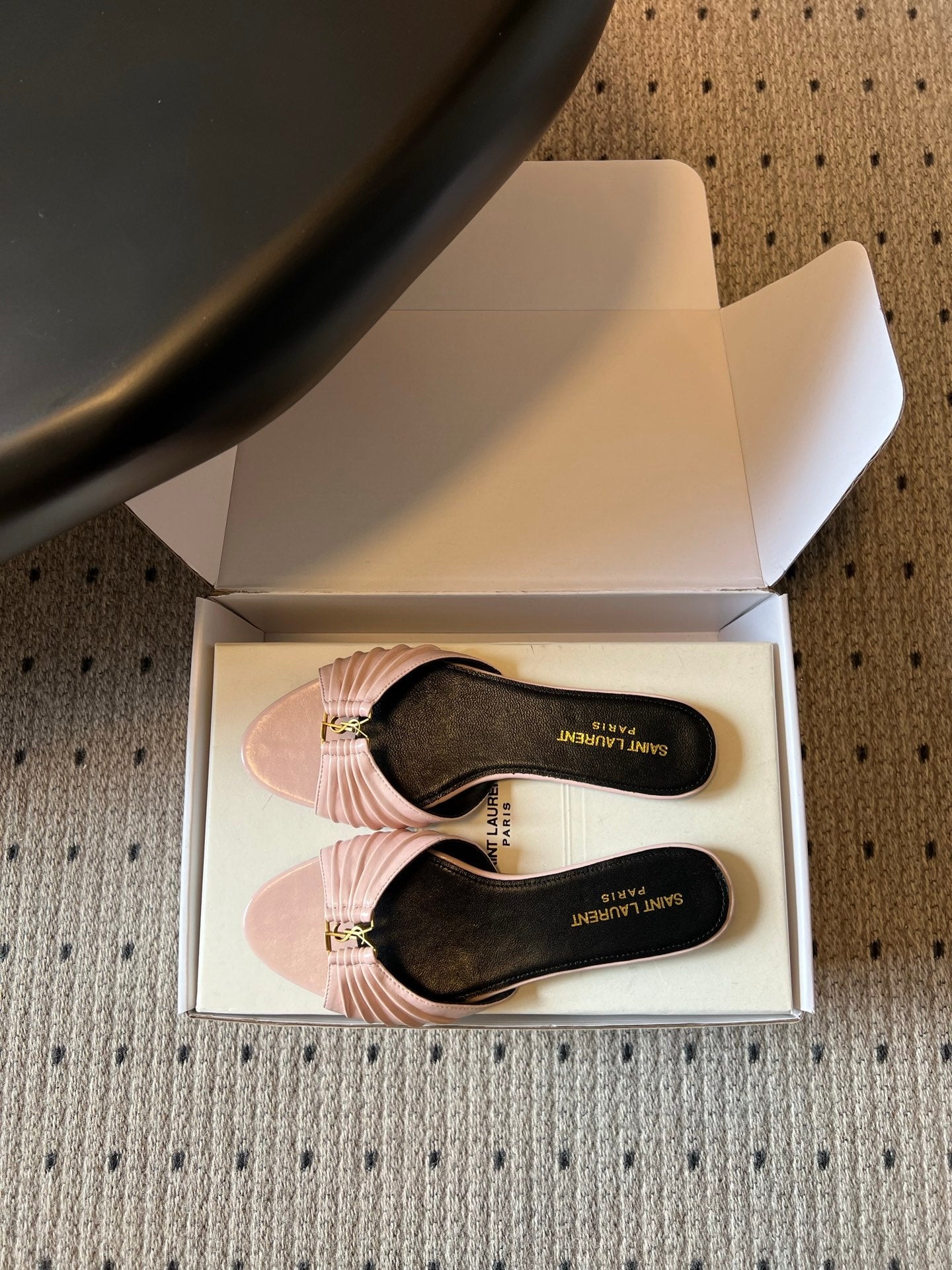 YSL 26S BABYLONE FLAT MULES IN LIGHT PINK LAMBSKIN