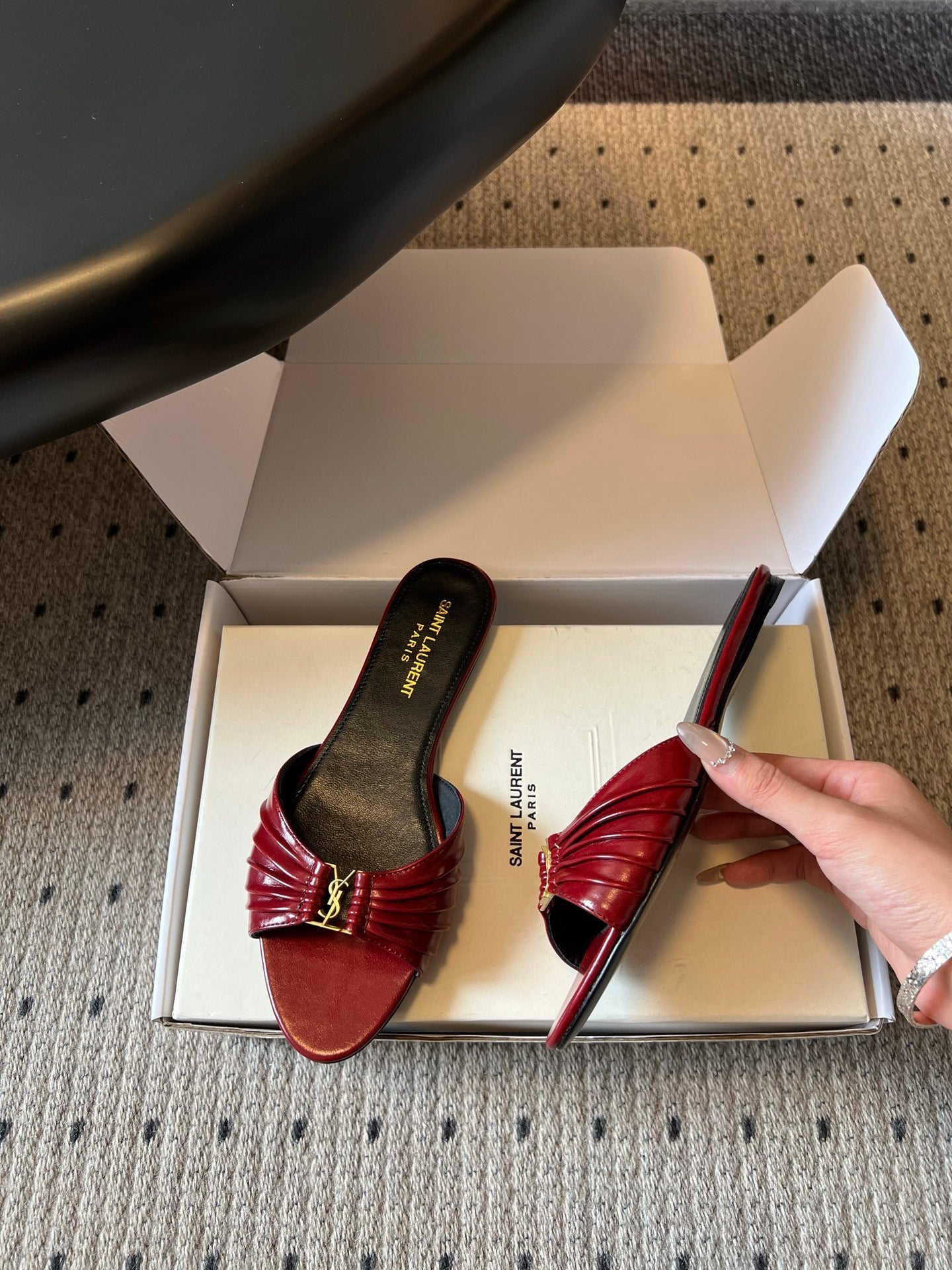 YSL 26S BABYLONE FLAT MULES IN RED LAMBSKIN