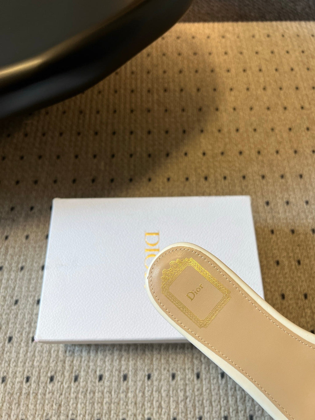 DIOR 26S DWAY SLIDE IN WHITE FABRIC AND LAMBSKIN