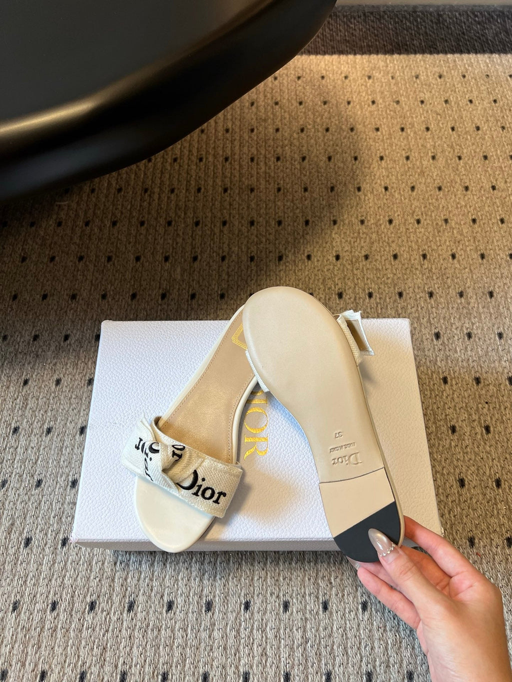 DIOR 26S DWAY SLIDE IN WHITE FABRIC AND LAMBSKIN