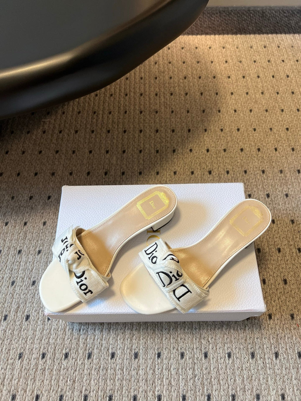 DIOR 26S HIGH-HEEL SANDALS 40 MM IN WHITE FABRIC AND LAMBSKIN