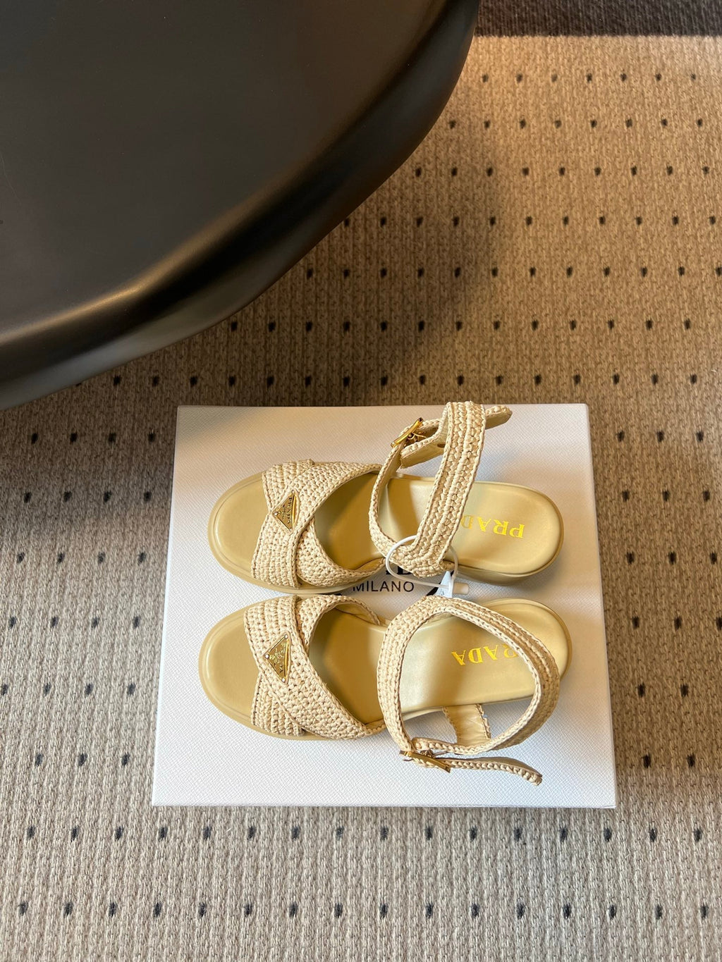 PRADA 26S BLOCK HEEL SANDALS 85MM IN BEIGE RAFFIA AND CALFSKIN