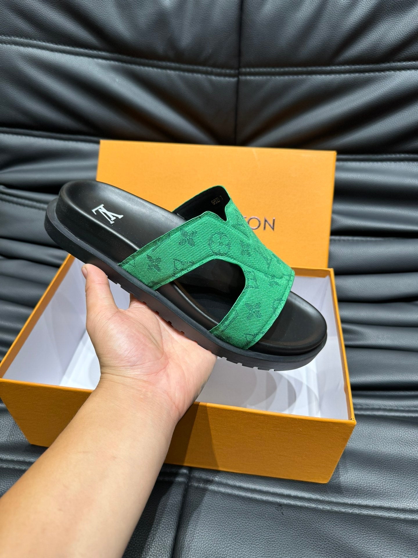 LV OASIS MULE IN EMERALD GREEN MONOGRAM JACQUARD