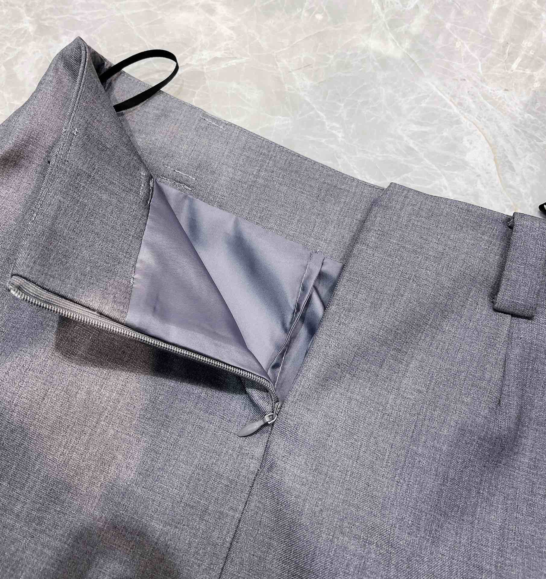 MIUMIU SKIRT STYLE 596