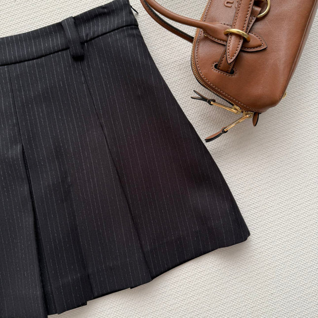 MIUMIU 26S SET VEST AND PLEATED SKIRT 867