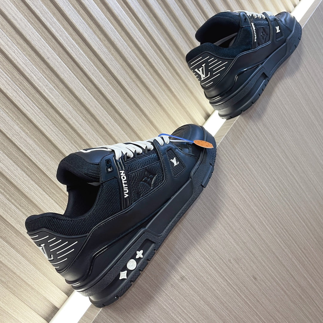 LV 26S LOW TOP SNEAKERS IN BLACK EMBOSSED MONOGRAM CALFSKIN
