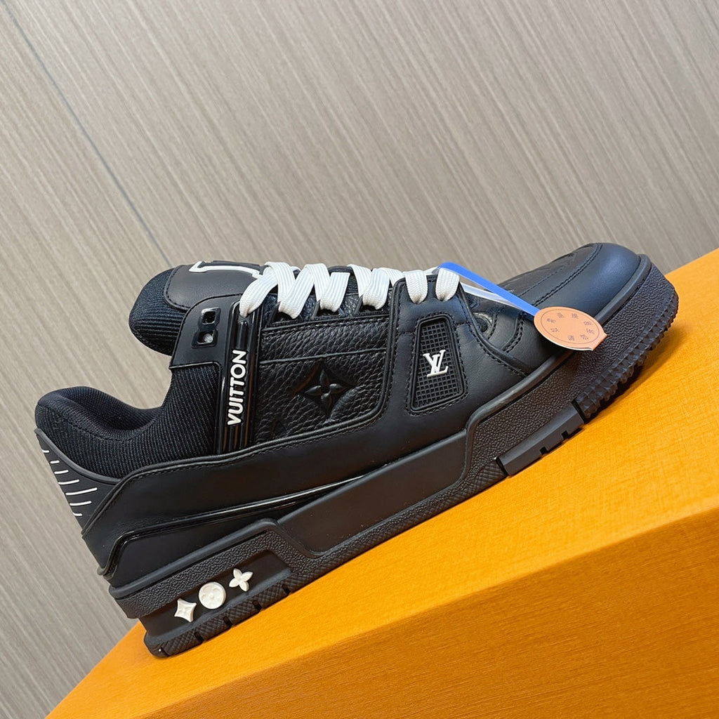 LV 26S LOW TOP SNEAKERS IN BLACK EMBOSSED MONOGRAM CALFSKIN