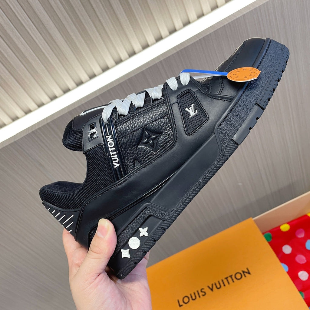 LV 26S LOW TOP SNEAKERS IN BLACK EMBOSSED MONOGRAM CALFSKIN
