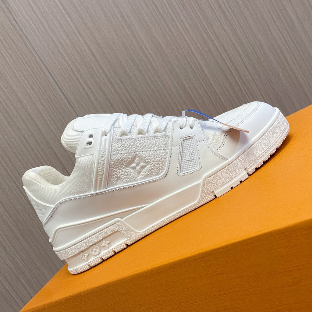 LV 26S LOW TOP SNEAKERS IN WHITE EMBOSSED MONOGRAM CALFSKIN