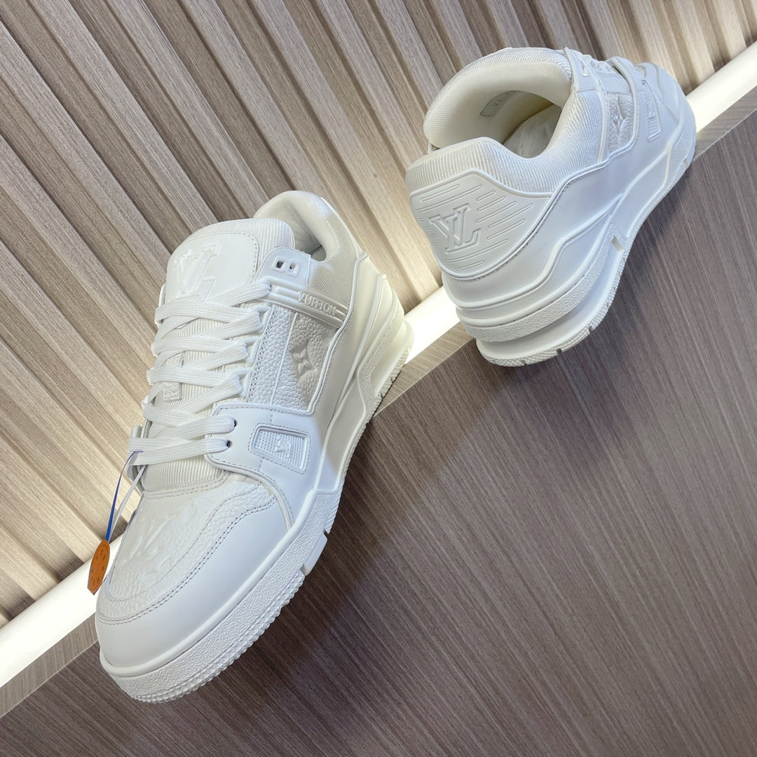 LV 26S LOW TOP SNEAKERS IN WHITE EMBOSSED MONOGRAM CALFSKIN