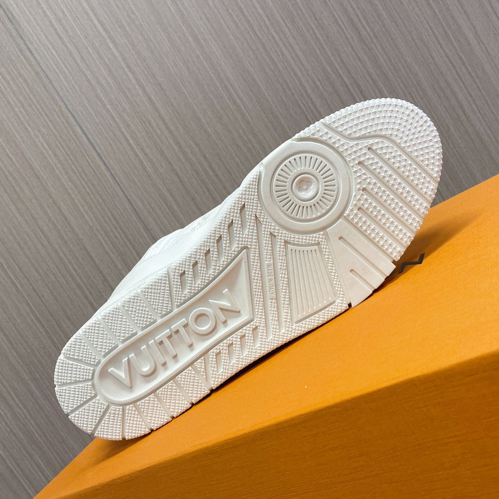LV 26S LOW TOP SNEAKERS IN WHITE EMBOSSED MONOGRAM CALFSKIN