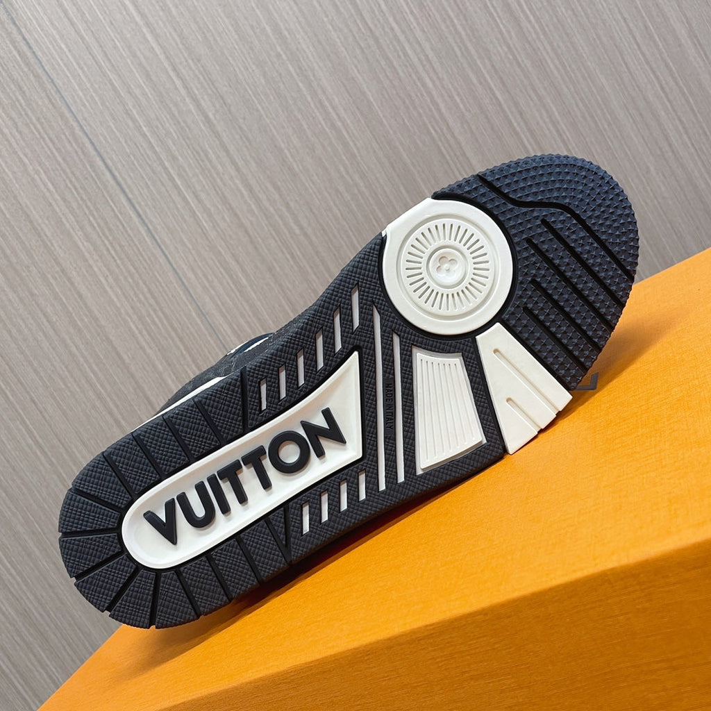 LV 26S LOW TOP SNEAKERS IN BLACK MONOGRAM DENIM AND WHITE CALFSKIN