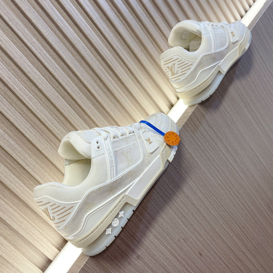 LV 26S LOW TOP SNEAKERS IN WHITE MONOGRAM DENIM