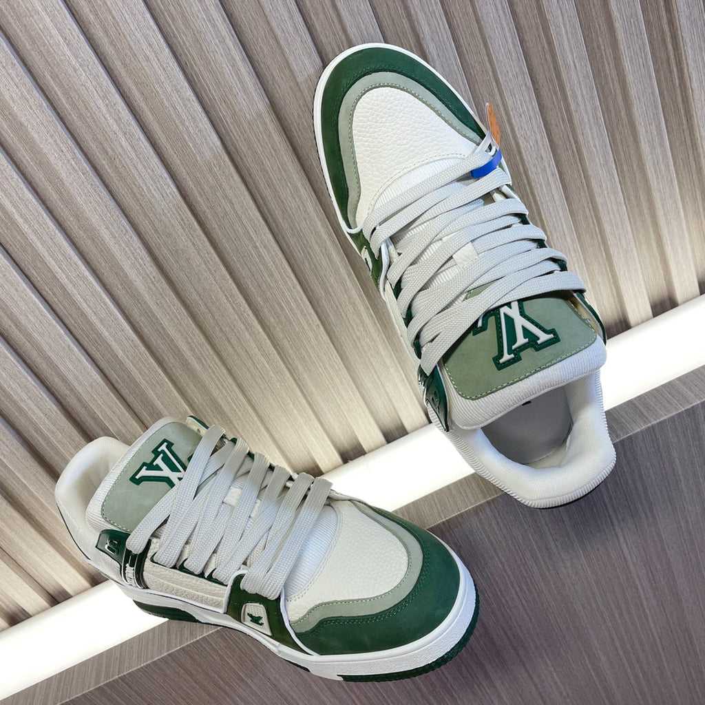 LV 26S LOW TOP SNEAKERS IN WHITE OLIVE GREEN CALFSKIN WITH MONOGRAM SOLE DETAIL