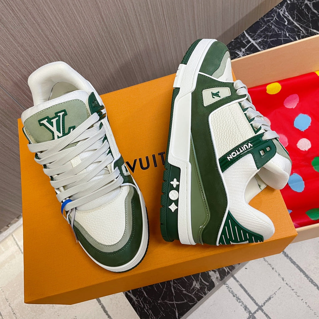LV 26S LOW TOP SNEAKERS IN WHITE OLIVE GREEN CALFSKIN WITH MONOGRAM SOLE DETAIL