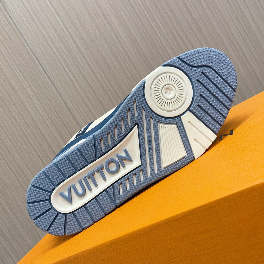 LV 26S LOW TOP SNEAKERS IN WHITE BLUE CALFSKIN WITH MONOGRAM SOLE DETAIL