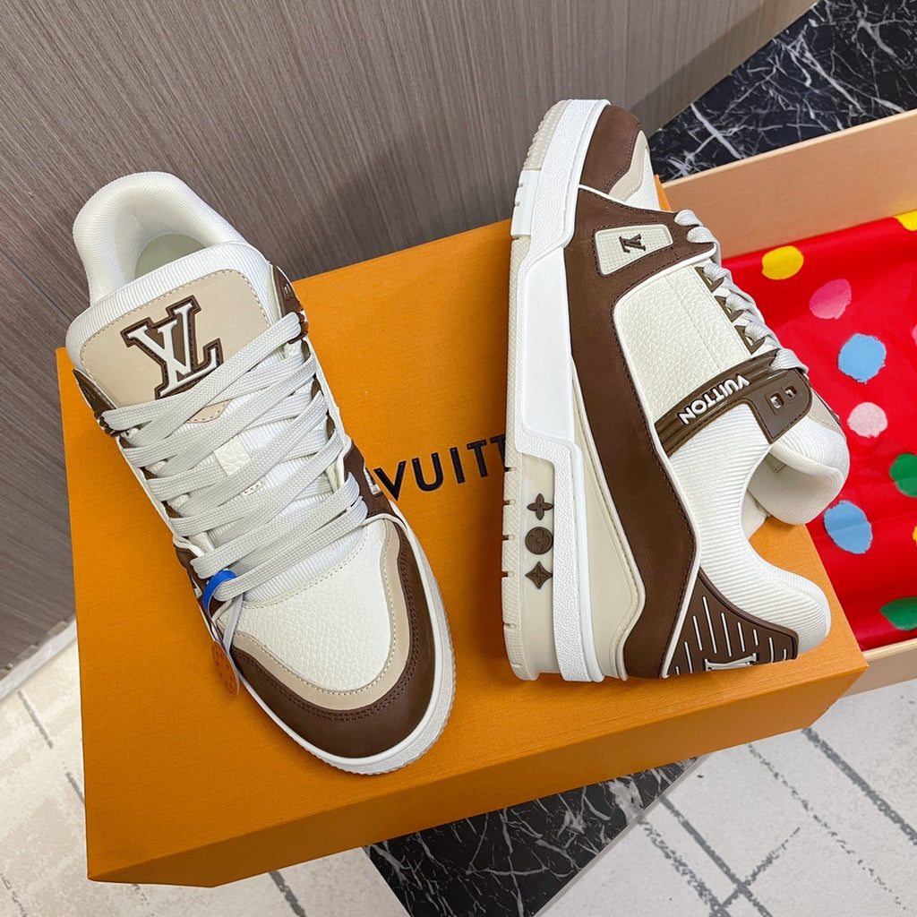 LV 26S LOW TOP SNEAKERS IN WHITE BROWN CALFSKIN WITH MONOGRAM SOLE DETAIL